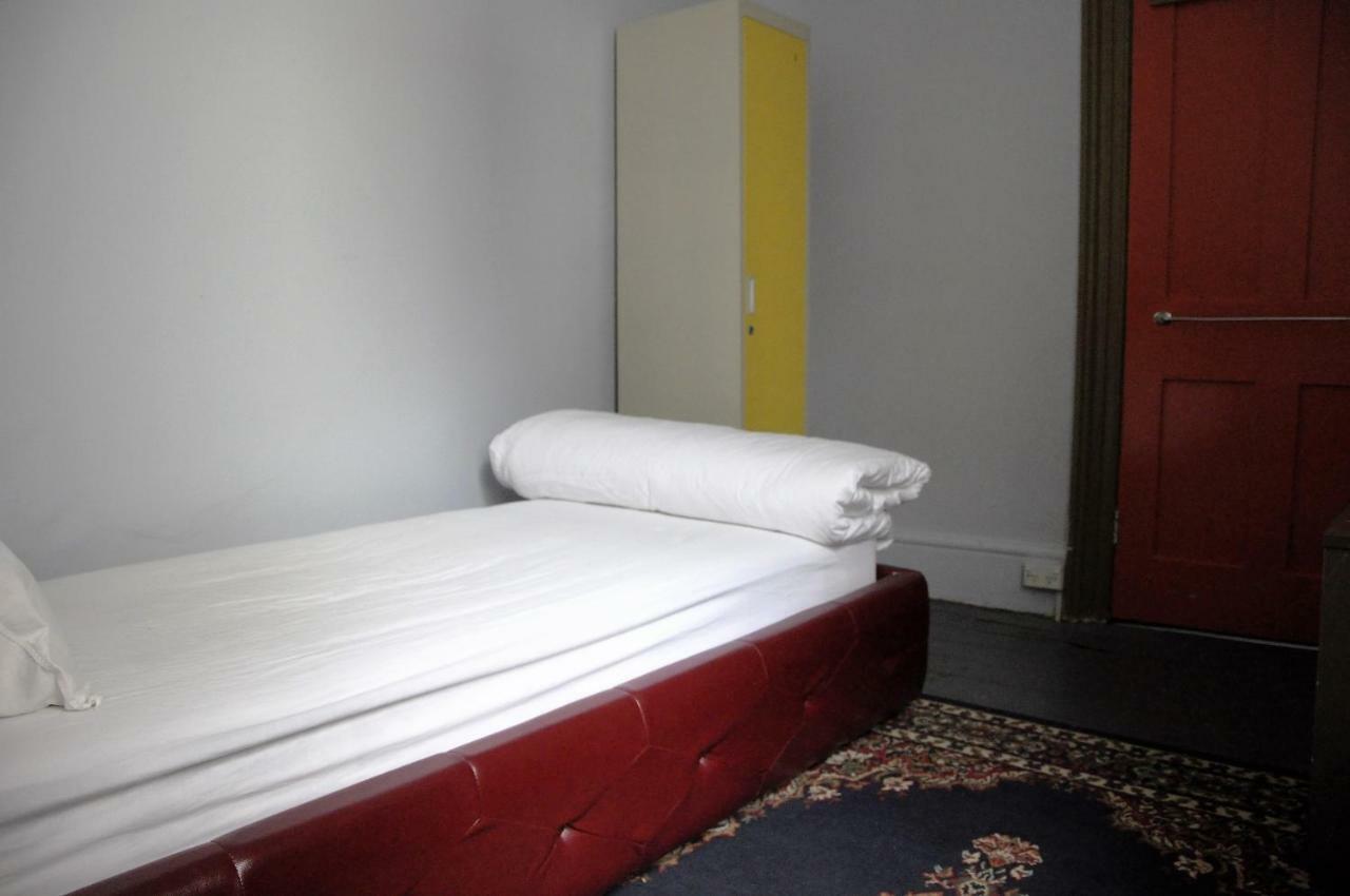 Single Room,831765773:JPEG